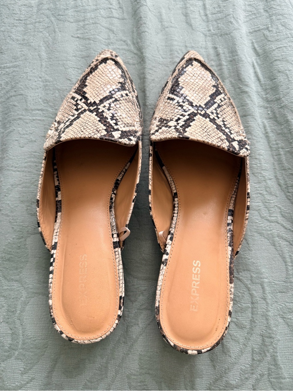 Express Snake Print Mules Size 8 Pointed Toe Block Heel Backless Taupe Black